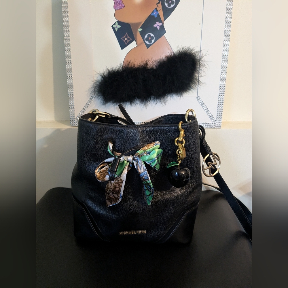 Michael Kors Nicole Leather Bucket Drawstring Crossbody Bag - Picture 14 of 14